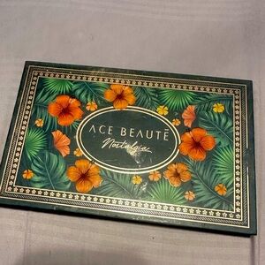 ACE Beauté Nostalgia Palette